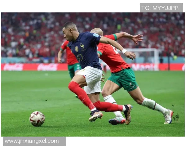 中国血统的外国足球明星们如何在绿茵场上展现独特魅力与文化传承 中国血统的外国足球明星们如何在绿茵场上展现独特魅力与文化传承