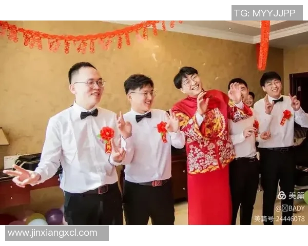 足球明星与销售精英的爱情故事揭晓她的真实身份和背后的甜蜜生活